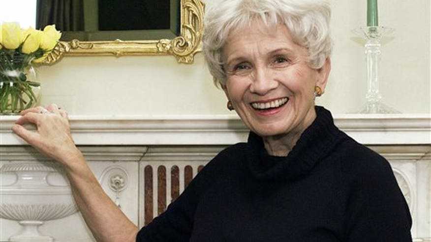 alice munro 660 ap.jpg